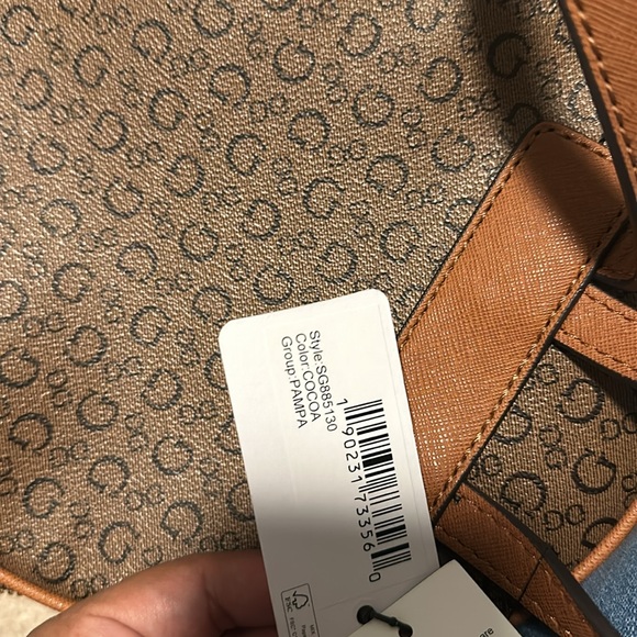 GUESS Backpack/Purse - Picture 4 of 4